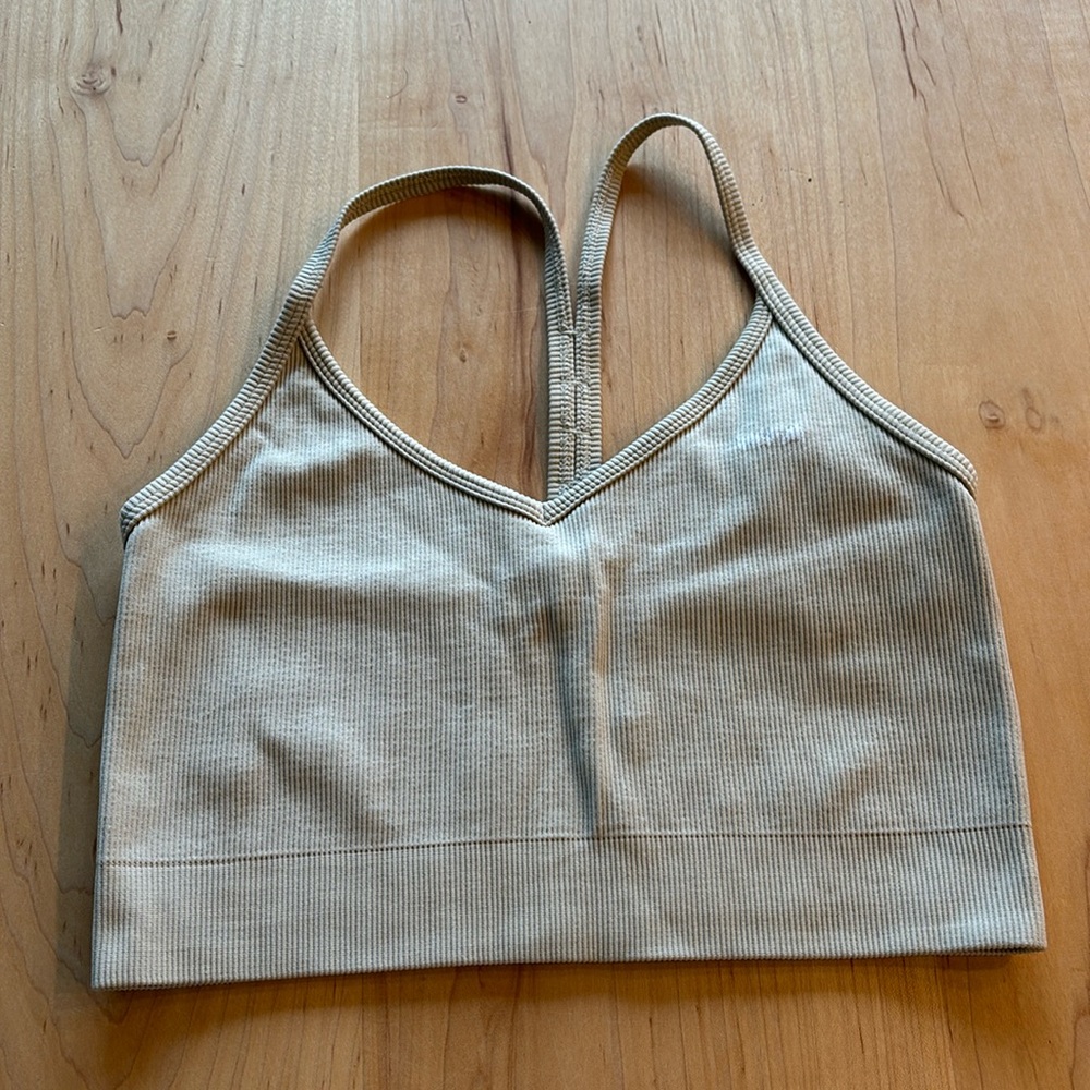 White fox activewear top